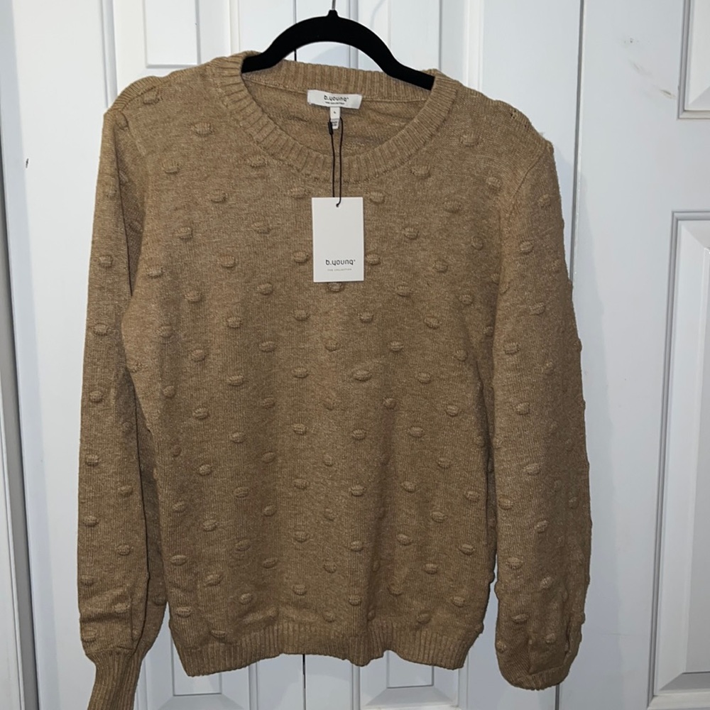 B. Young by Nonnina Dot 3 tan sweater in Large